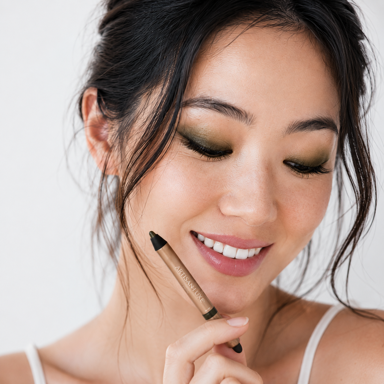 
                  
                    Velvet Eye L’uxe Pencil Persuasion Olive Green
                  
                